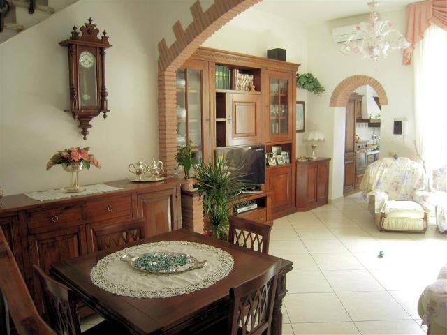 Casa indipendente in vendita a Viareggio LU