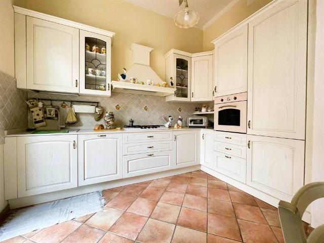 Casa indipendente in vendita a Viareggio LU