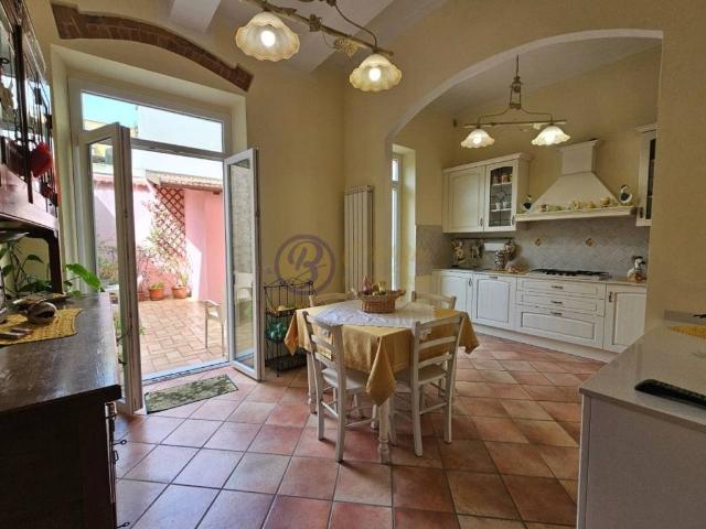 Casa indipendente in vendita a Viareggio LU
