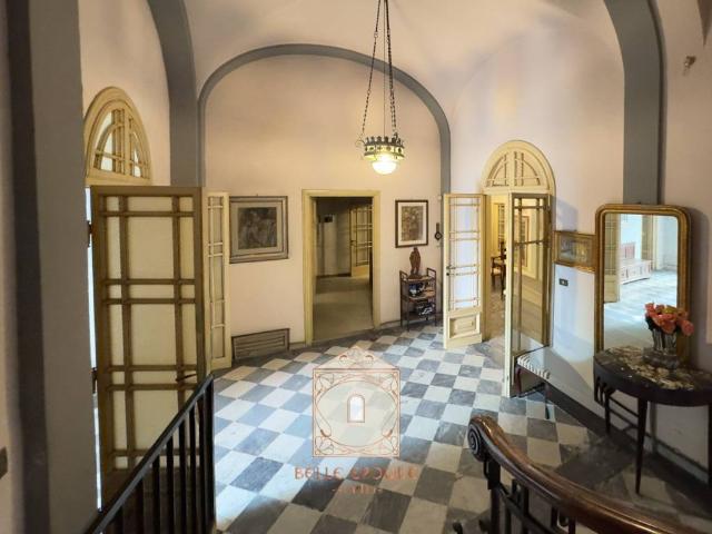Casa indipendente in vendita a Viareggio via Ugo Foscolo