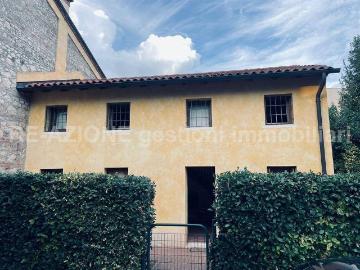 Casa indipendente in vendita a Vicenza VI