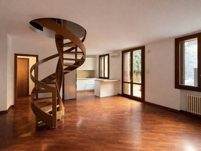 Casa indipendente in vendita a Vicenza VI