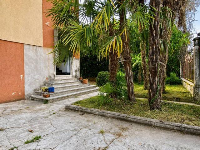 Casa indipendente in vendita a Vicenza VI