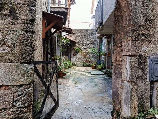 Casa indipendente in vendita a Vico nel Lazio FR