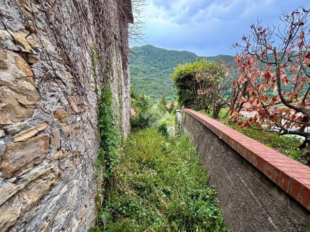 Casa indipendente in vendita a Vicomorasso, Sant'Olcese