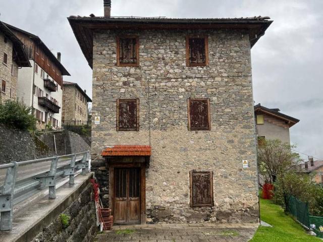 Casa indipendente in vendita a Vigo di Cadore BL