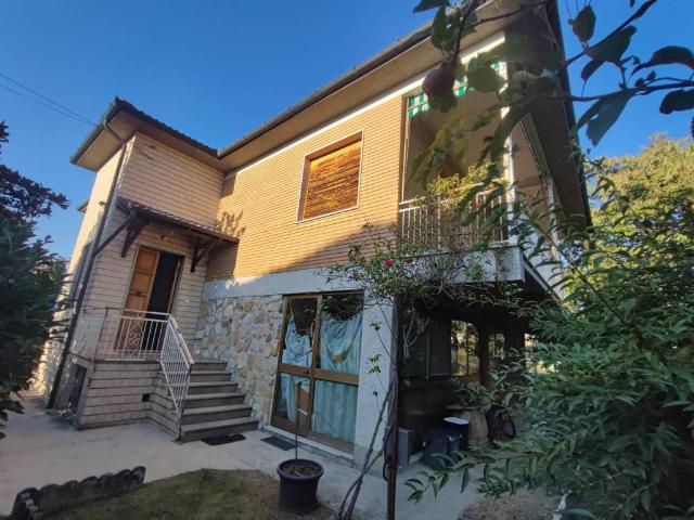 Casa indipendente in vendita a Vignole Borbera AL