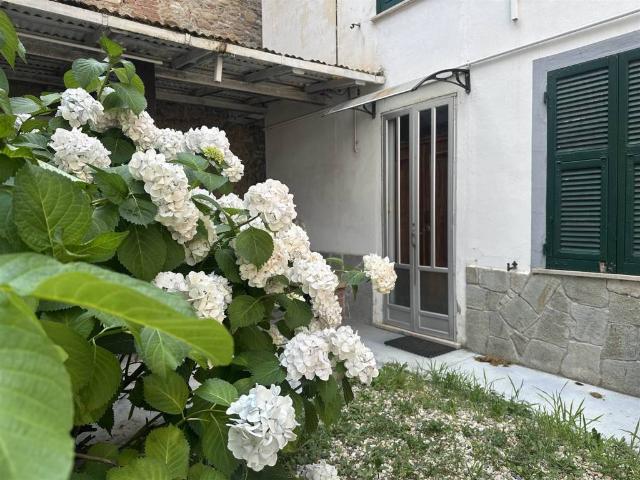 Casa indipendente in vendita a Vignole Borbera AL