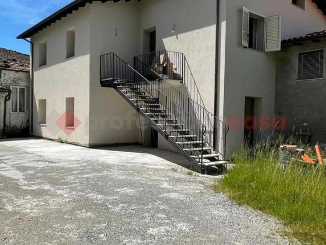 Casa indipendente in vendita a Villa Collemandina