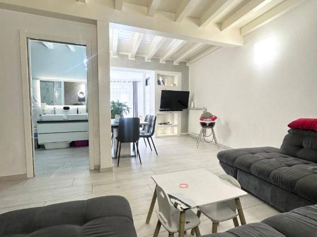 Casa indipendente in vendita a Villa Carcina BS