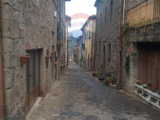 Casa indipendente in vendita a Villa Basilica