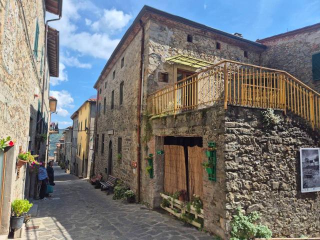 Casa indipendente in vendita a Villa Basilica