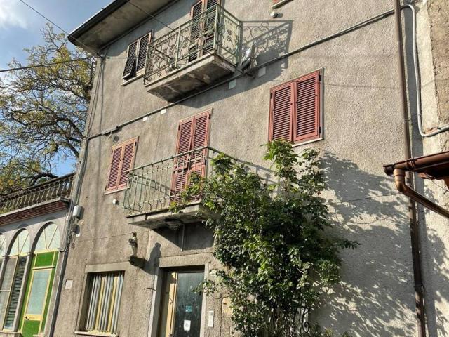 Casa indipendente in vendita a Villa Basilica LU