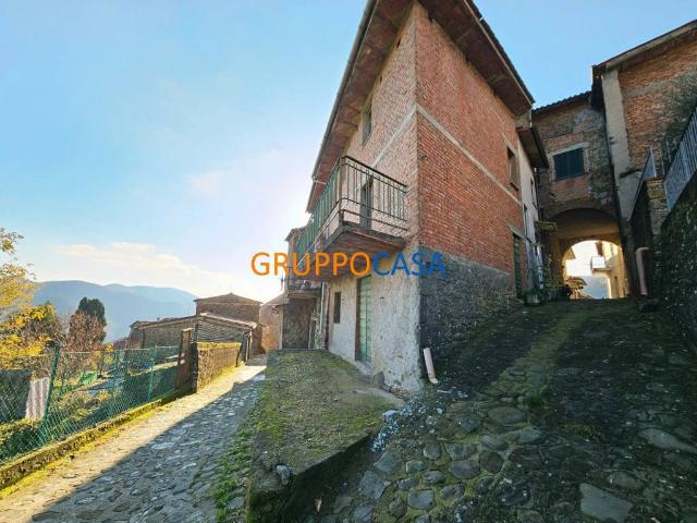 Casa indipendente in vendita a Villa Basilica LU