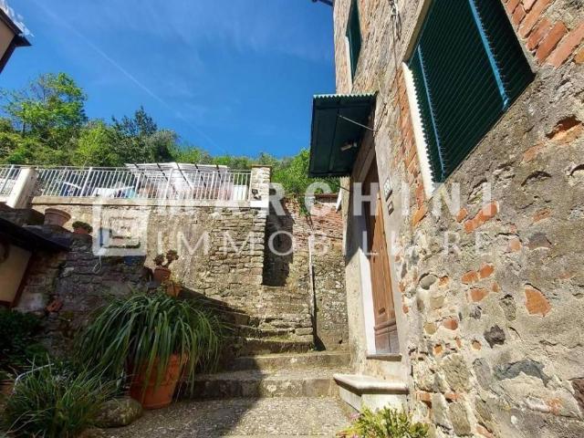 Casa indipendente in vendita a Villa Basilica LU