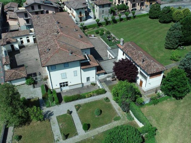 Casa indipendente in vendita a Villa d'Ogna BG