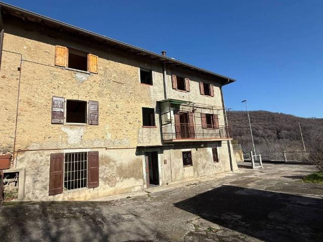 Casa indipendente in vendita a Villa d'Adda BG