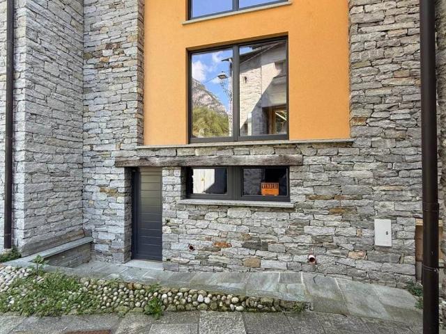 Casa indipendente in vendita a Villa di Chiavenna SO