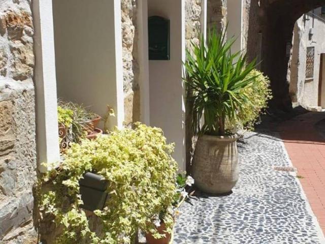 Casa indipendente in vendita a Villa Faraldi IM