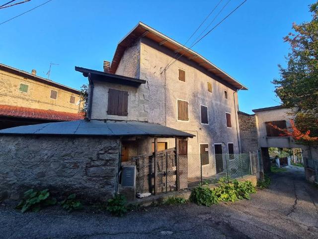 Casa indipendente in vendita a Villa Minozzo RE