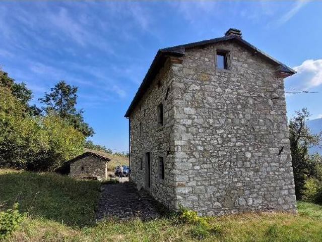 Casa indipendente in vendita a Villa Minozzo RE