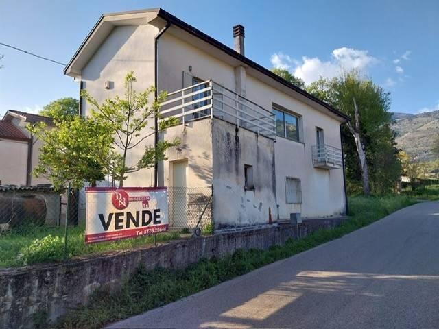 Casa indipendente in vendita a Villa Santa Lucia FR