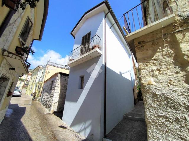 Casa indipendente in vendita a Villa Santa Lucia FR