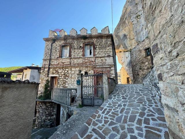 Casa indipendente in vendita a Villa Santa Maria