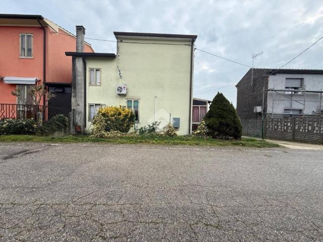 Casa indipendente in vendita a Villadose RO