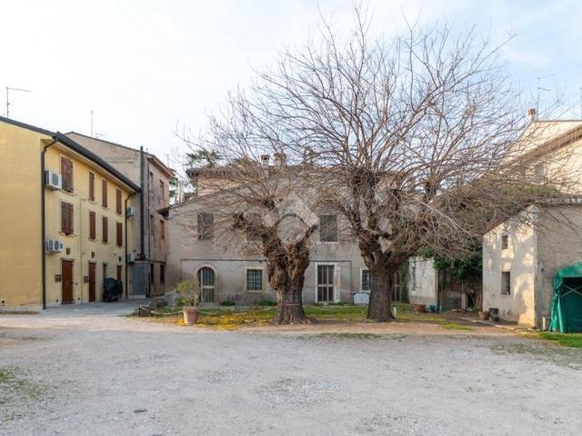Casa indipendente in vendita a Villafranca di Verona VR