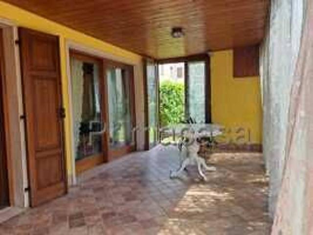 Casa indipendente in vendita a Villafranca Di Verona
