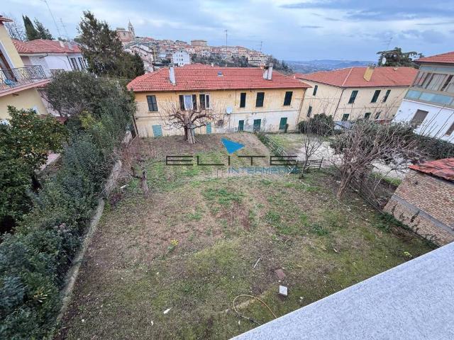Casa indipendente in vendita a Villamagna CH