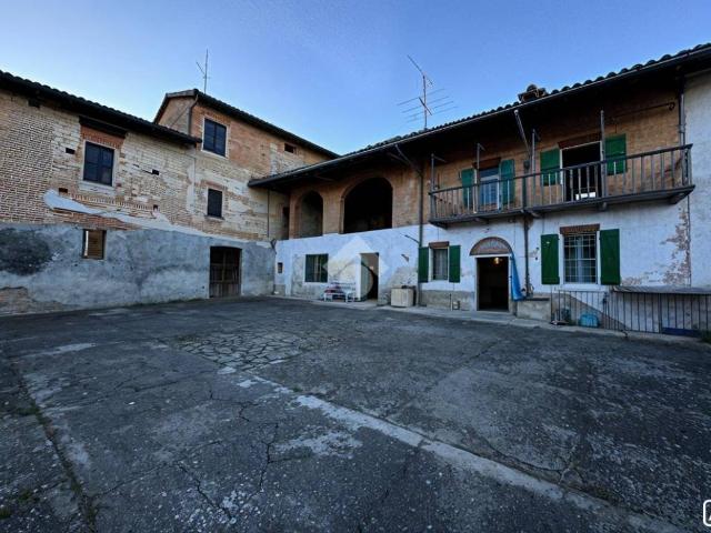 Casa indipendente in vendita a Villamiroglio AL