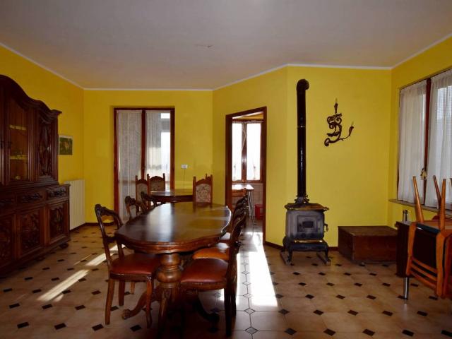 Casa indipendente in vendita a Villanova Mondovì CN