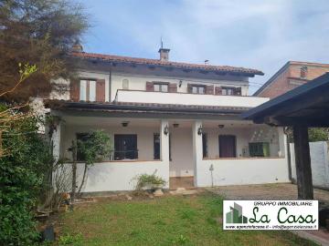 Casa indipendente in vendita a Villanova d'Asti AT