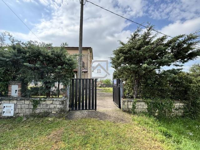 Casa indipendente in vendita a Villanova del Battista AV