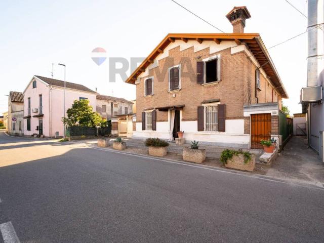 Casa indipendente in vendita a Villastrada, Dosolo