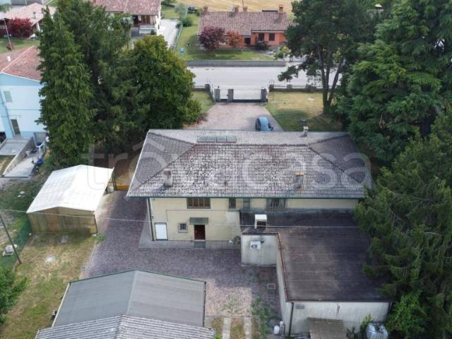 Casa indipendente in vendita a Visco via Montello, 110