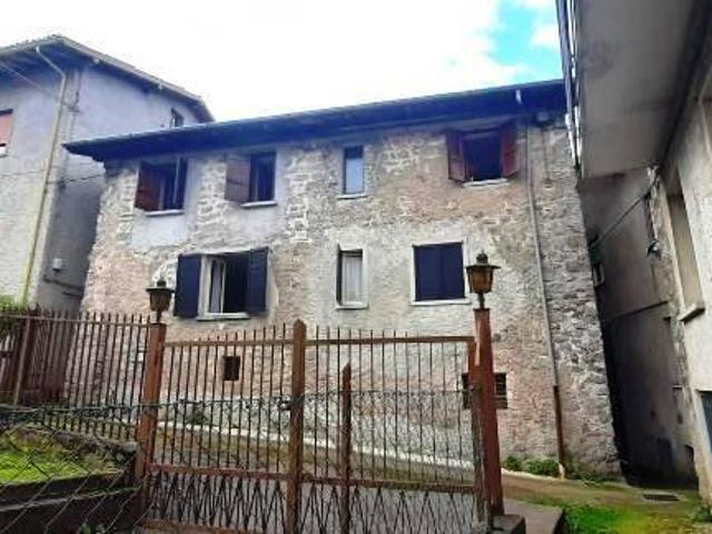Casa indipendente in vendita a Zogno BG
