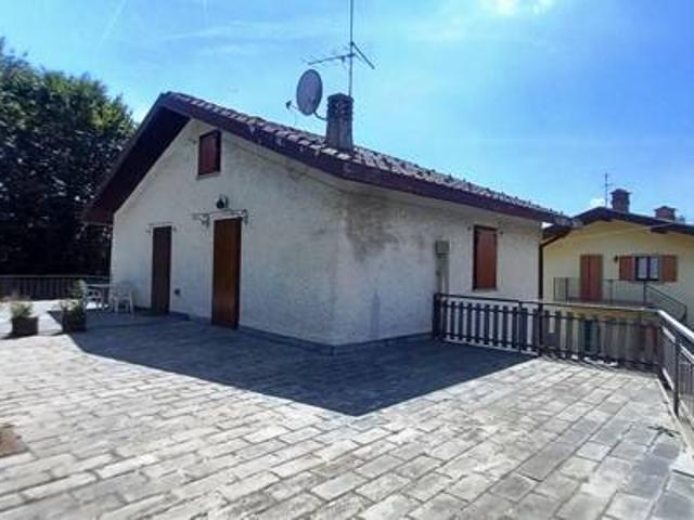 Casa indipendente in vendita a Zogno BG