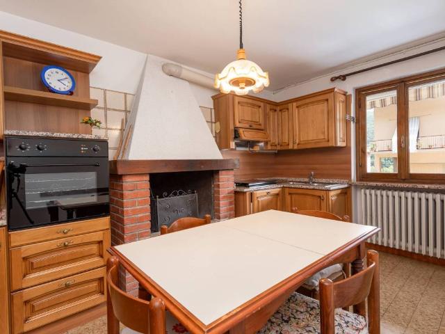 Casa indipendente in vendita a Zogno BG
