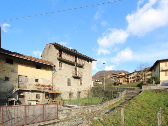Casa indipendente in vendita a Zogno BG
