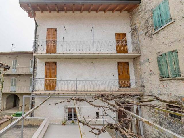 Casa indipendente in vendita a Zogno BG