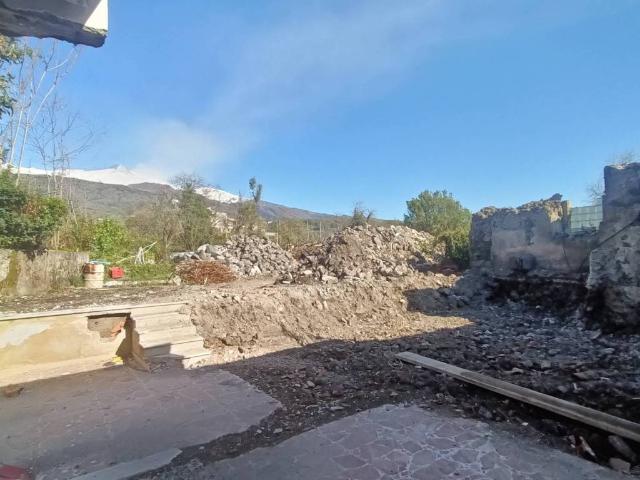 Casa indipendente in vendita a Zafferana Etnea CT
