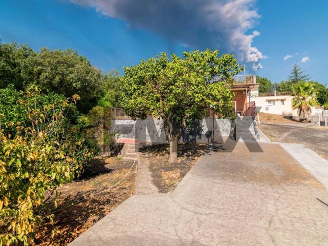 Casa indipendente in vendita a Zafferana Etnea CT