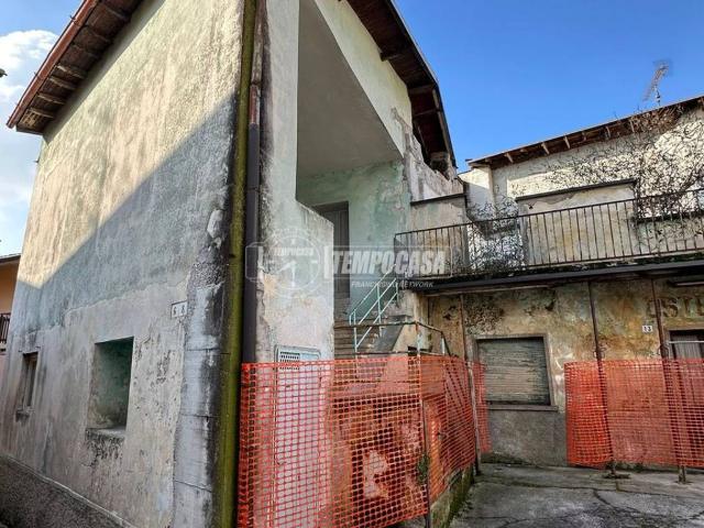 Casa indipendente in vendita a Zandobbio BG