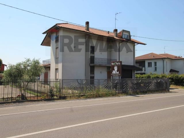 Casa indipendente in vendita a Zanica BG