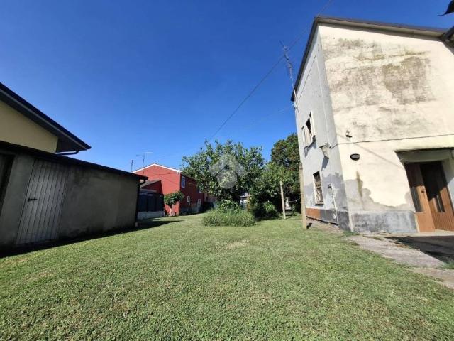 Casa indipendente in vendita a Zevio via di Mezzo, 15, Perzacco