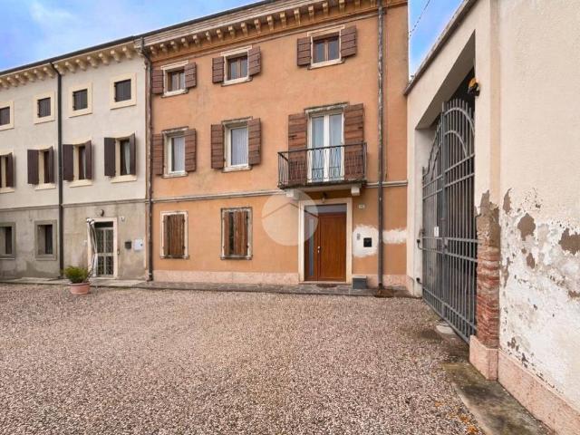 Casa indipendente in vendita a Zevio VR