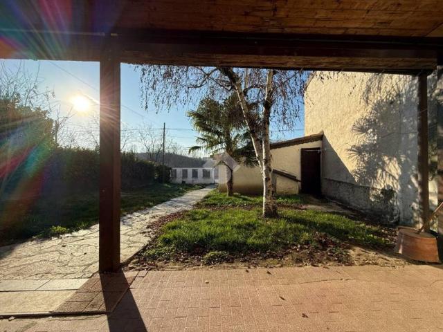 Casa indipendente in vendita a Zenevredo PV